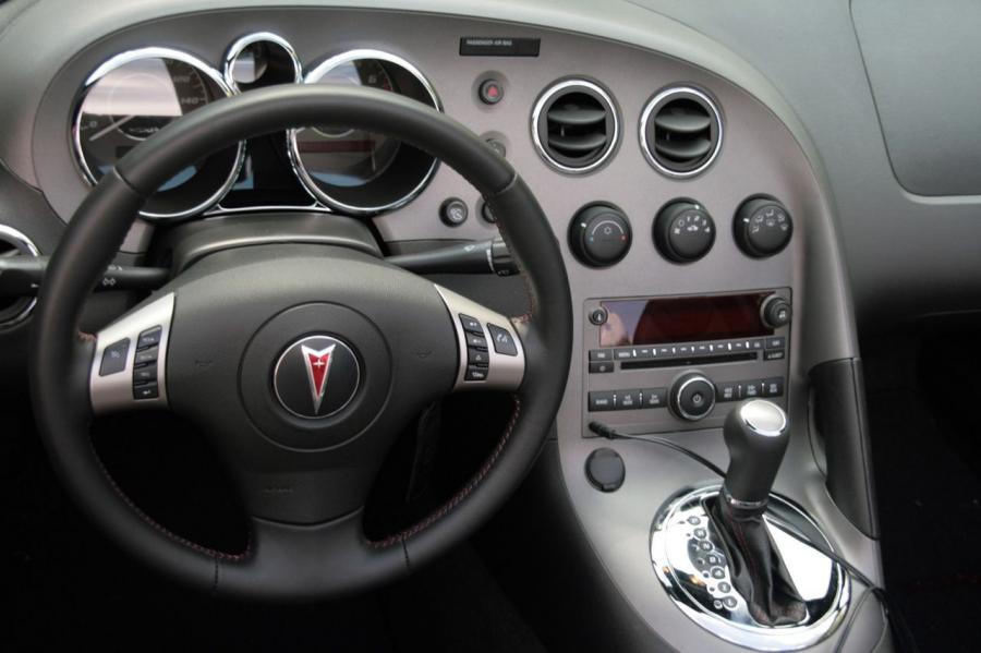  Pontiac Solstice GXP 2009 года  (фото 26 из 57)